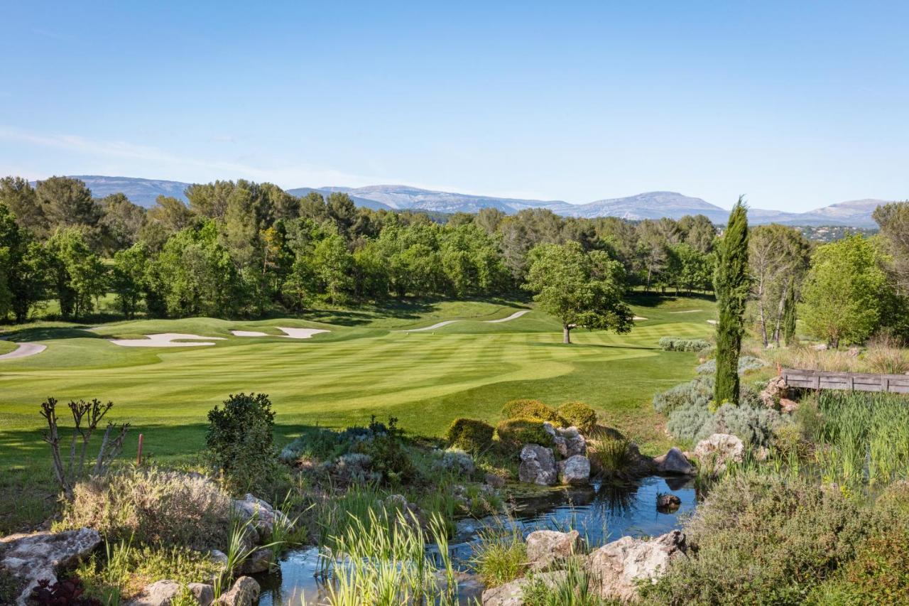 Terre Blanche Hotel Spa Golf Resort Tourrettes Exterior photo