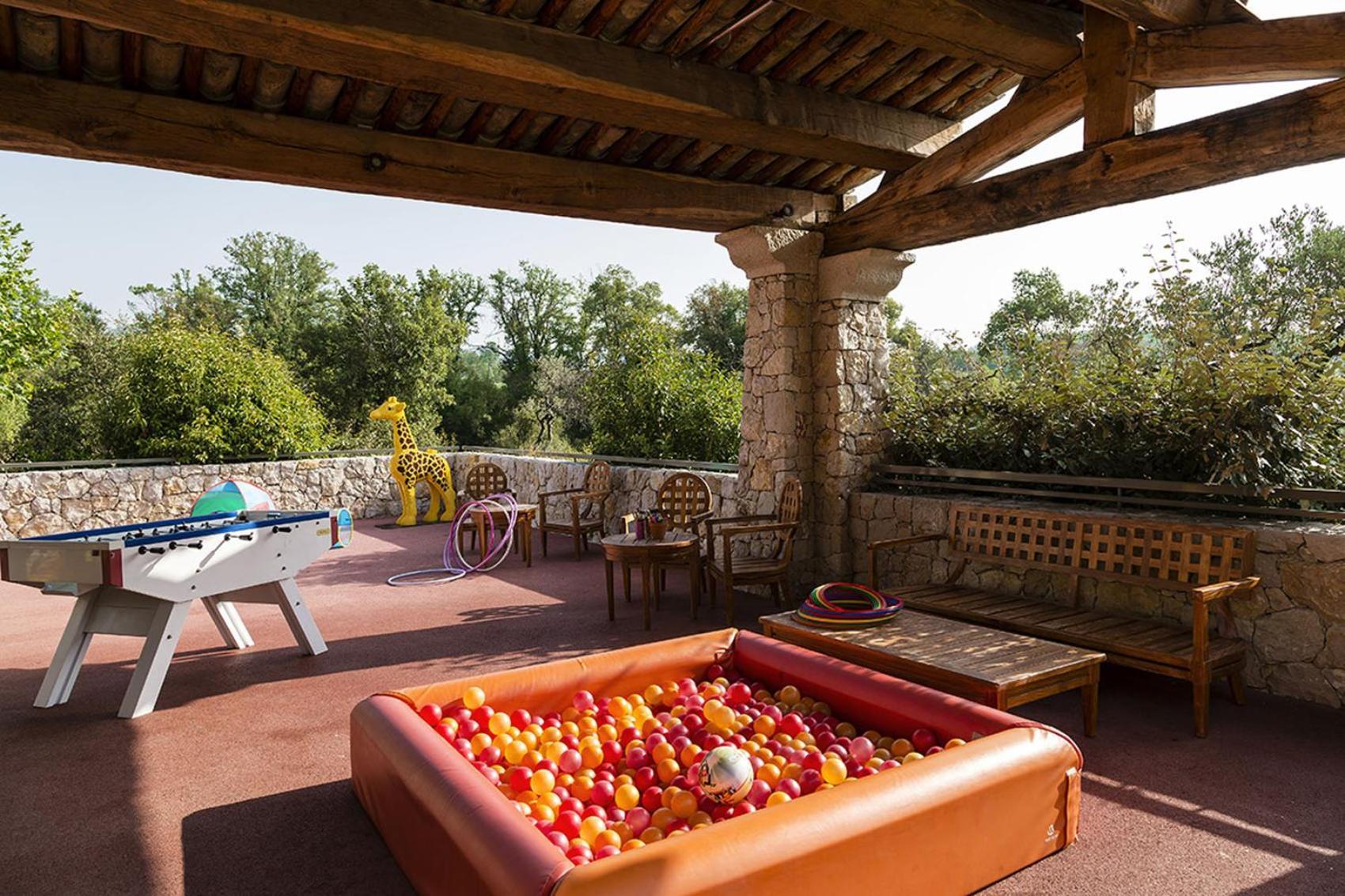 Terre Blanche Hotel Spa Golf Resort Tourrettes Exterior photo