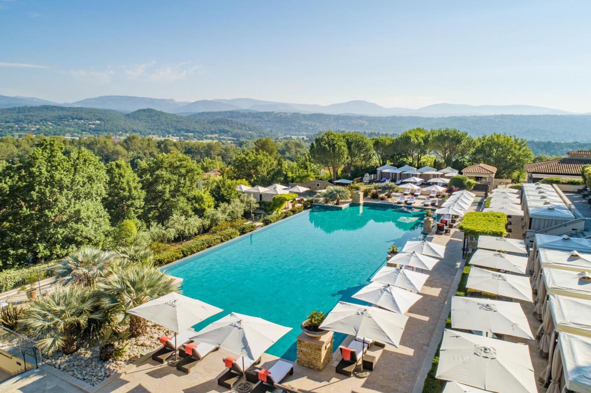 Terre Blanche Hotel Spa Golf Resort Tourrettes Exterior photo